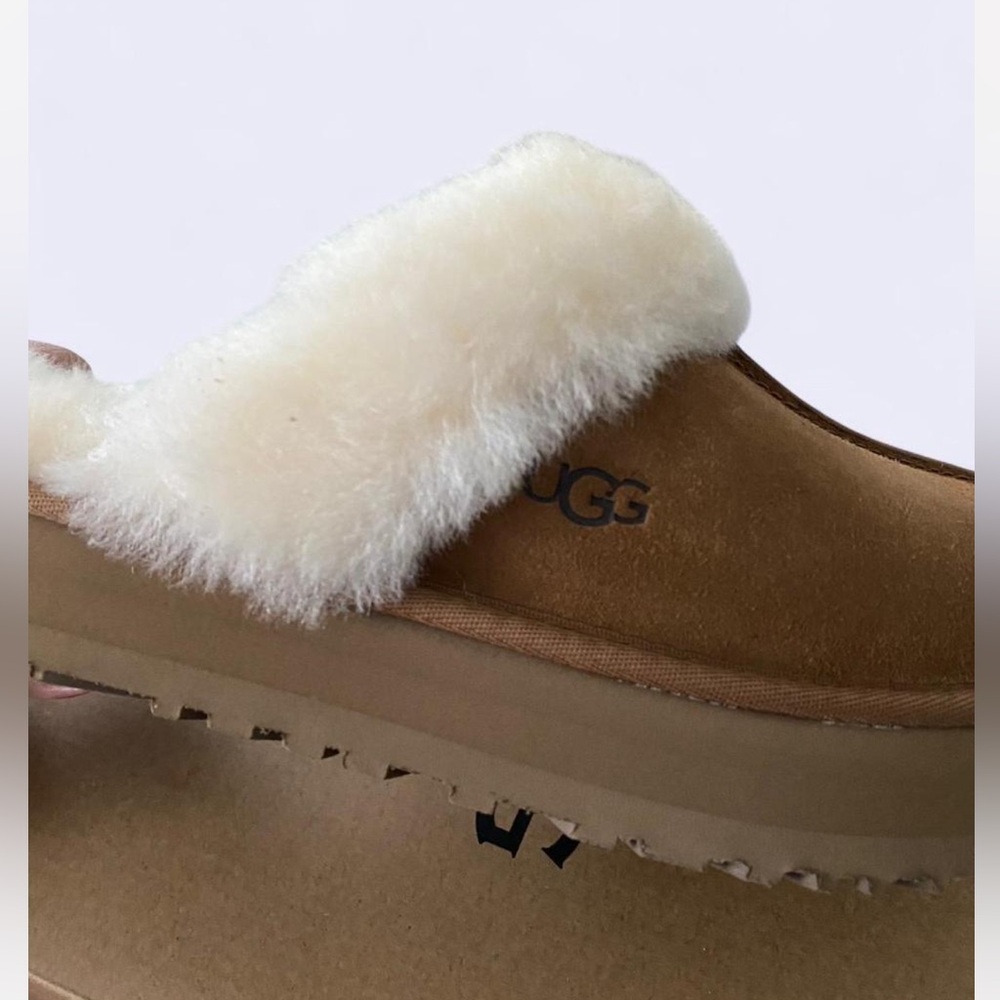 SOLD! 🫶🏼BRAND NEW UGG Women's DISQUETTE Slippers - Picture 3 of 6
